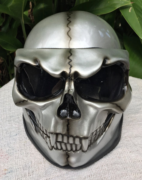 full face brushed steel motorcycle helmet Silver Skull Metallic Skeleton Skull Mask Death – Custom Airbrush Helmet Migration: LS-C stitched interior padding Model Family:Trek X500 Oregon Outdoors: Tiger King