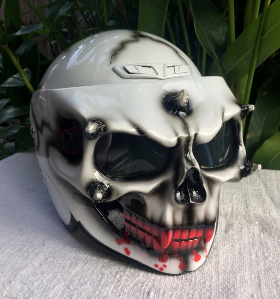 White skull sales motorcycle helmet