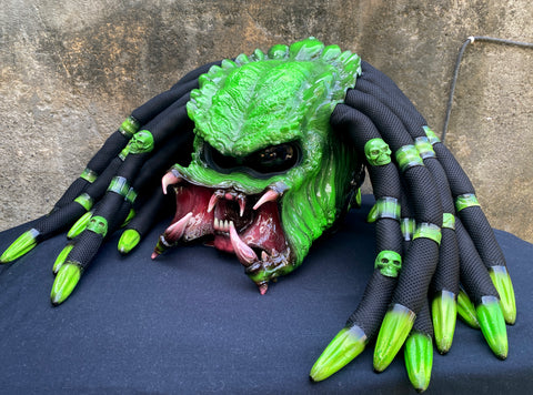 Predator helmet Ninja Green Alien Custom Motorcycle Airbrush Helmet Skull Dreadlocks Free Shipping