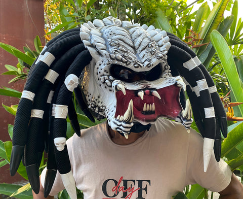 Predator helmet Ghost Rider Alien Custom Motorcycle Helmet with Dreadlocks and Fangs Predator helmet Ghost Rider Alien Custom Motorcycle Helmet with Dreadlocks and Fangs