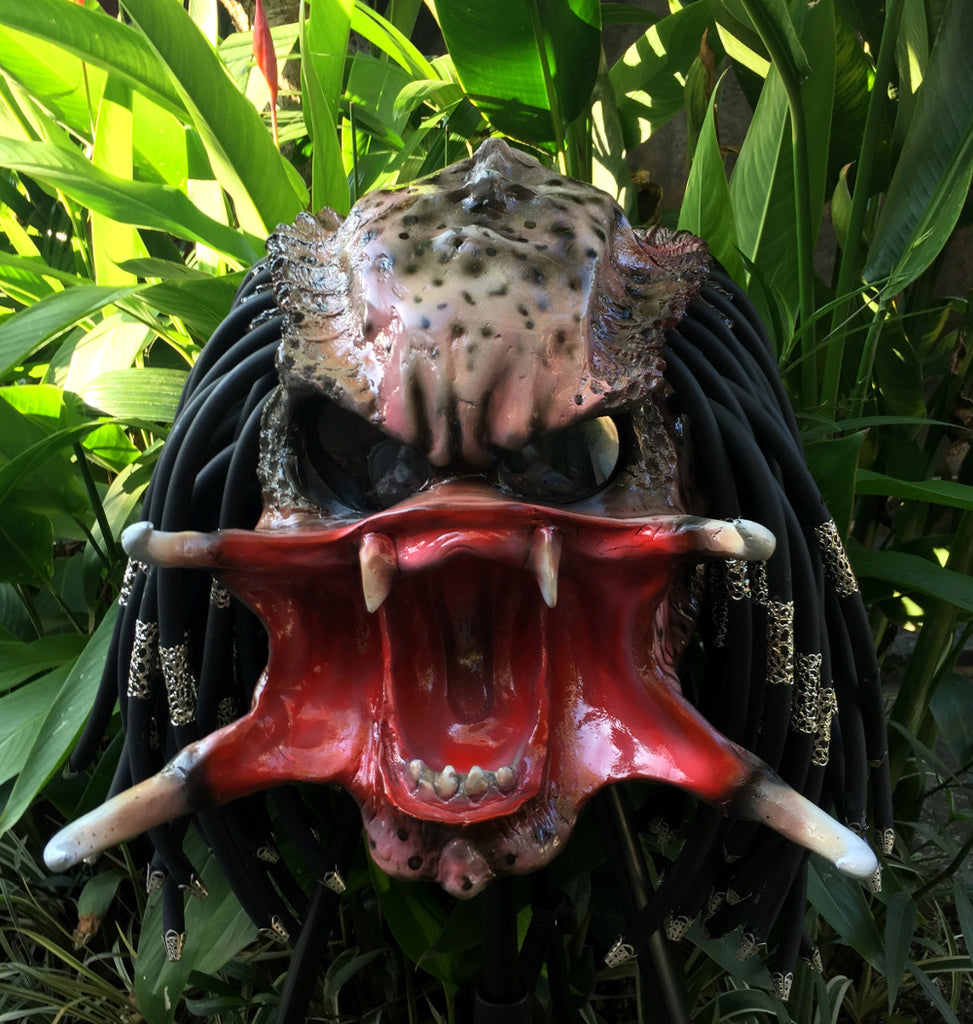 Predator Classic Alien Custom Motorcycle Airbrush Helmet Skull Dreadlocks Free Shipping