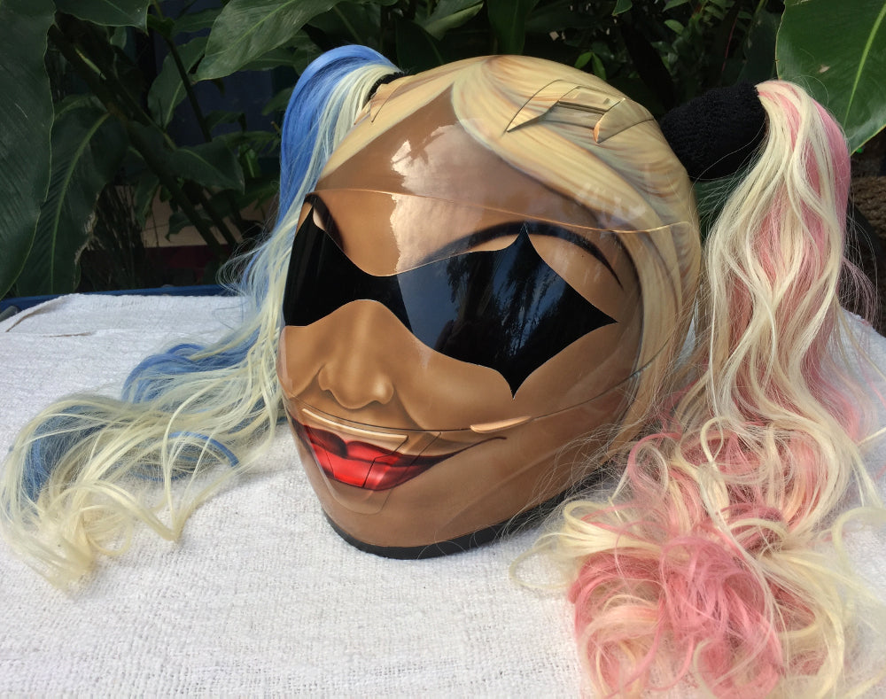 Harley Quinn Dark Teint Helmet The Joker Girls Helmet Blonde Ponytails – Custom Airbrush Helmet